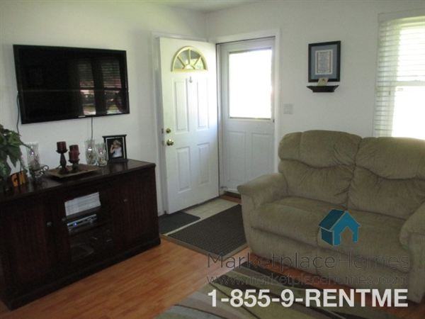 917 Canterbury Dr - Photo 2 of 13