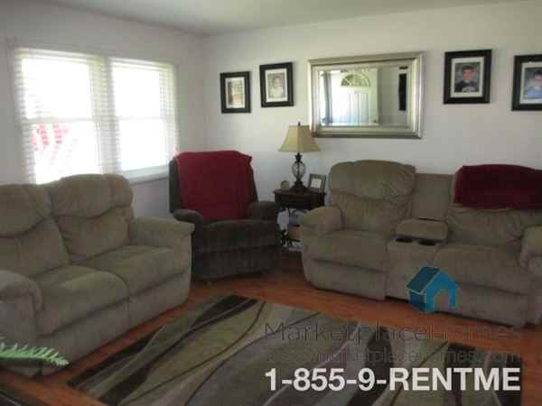 917 Canterbury Dr - Photo 3 of 13