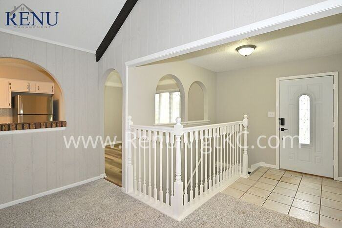 17009 E 4th St S - Photo 2 of 23