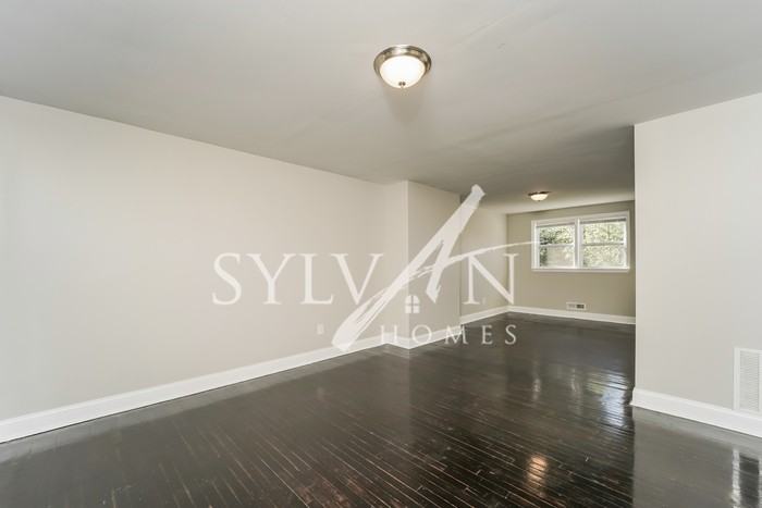 1558 Langford Rd - Photo 2 of 15