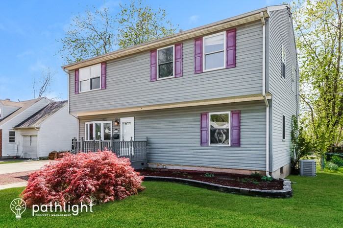 11 Carolina Ave - Photo 2 of 18