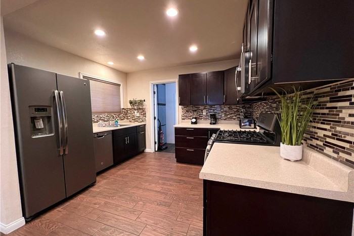 13042 Chestnut Ave - Photo 2 of 17