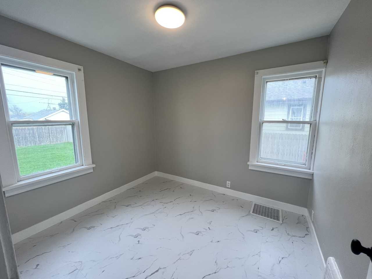 6715 39th Ave #NA - Photo 3 of 11