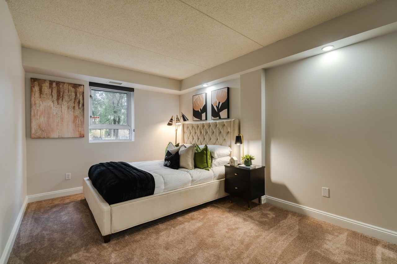 Hargrave Place Apartments 33 Hargrave St, Winnipeg, MB R3C 3T9 Zumper