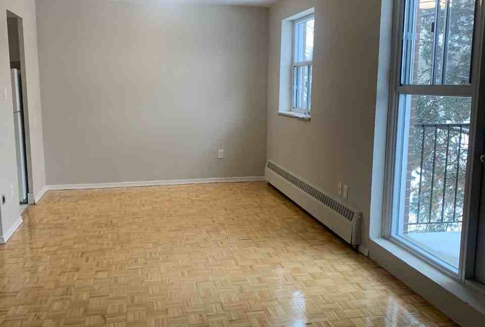 1030 Pearson Dr - Photo 7 of 17