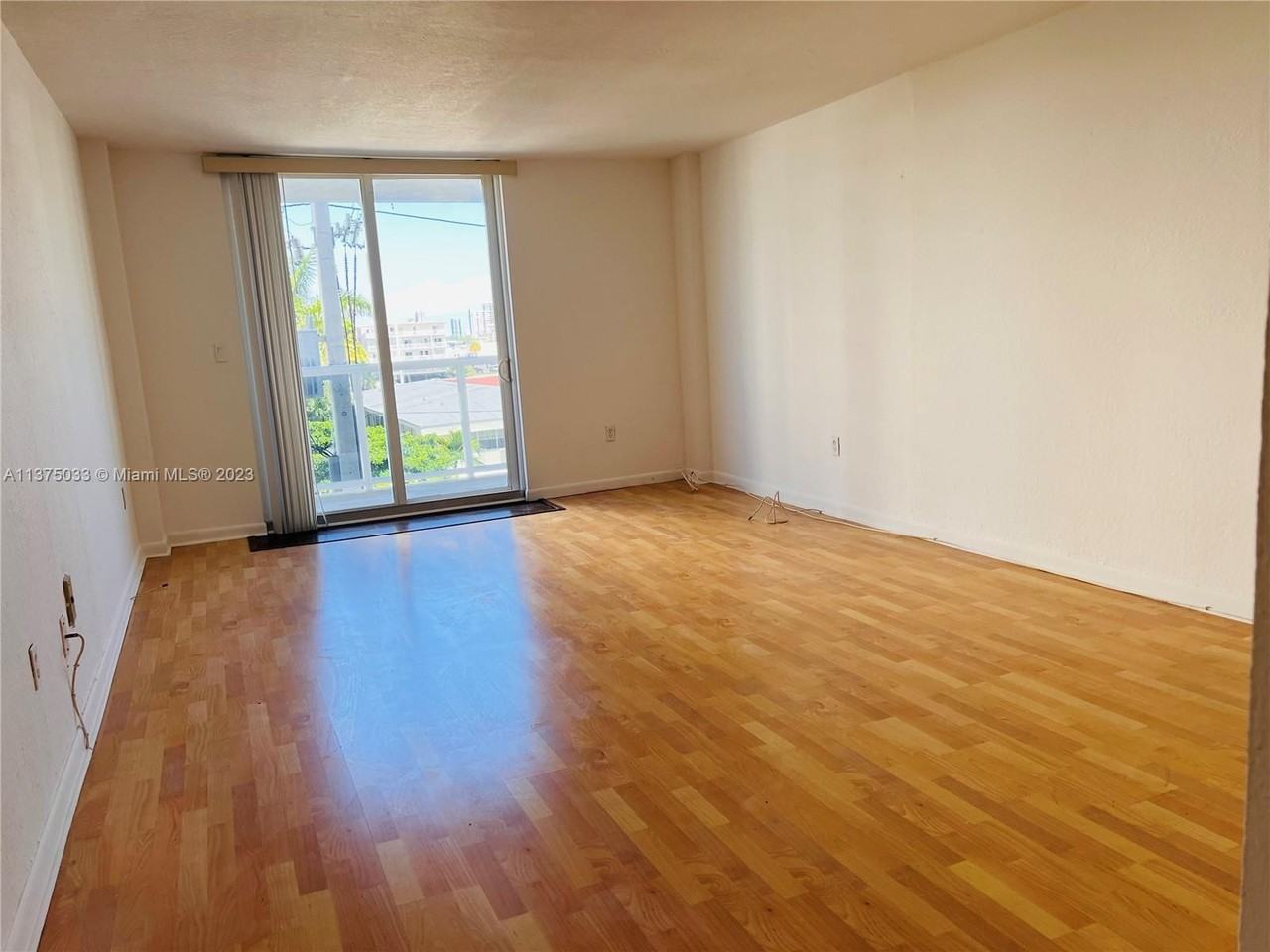 7928 West Dr #404 - Photo 5 of 25