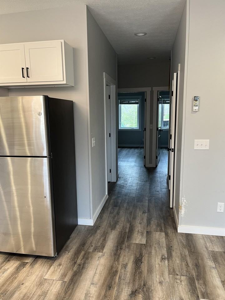 508 W Main St #1 - Photo 5 of 6