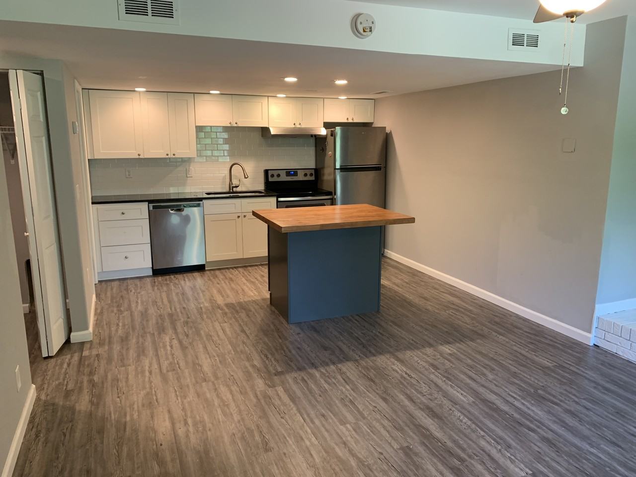 743 E Red Bud Rd #102 - Photo 3 of 10