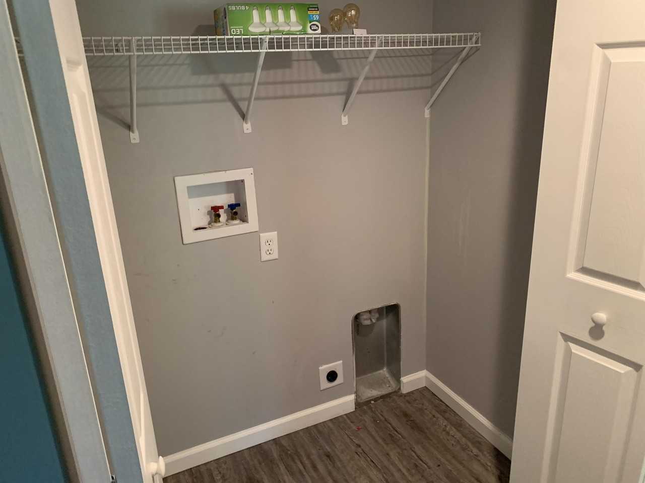 743 E Red Bud Rd #102 - Photo 6 of 10