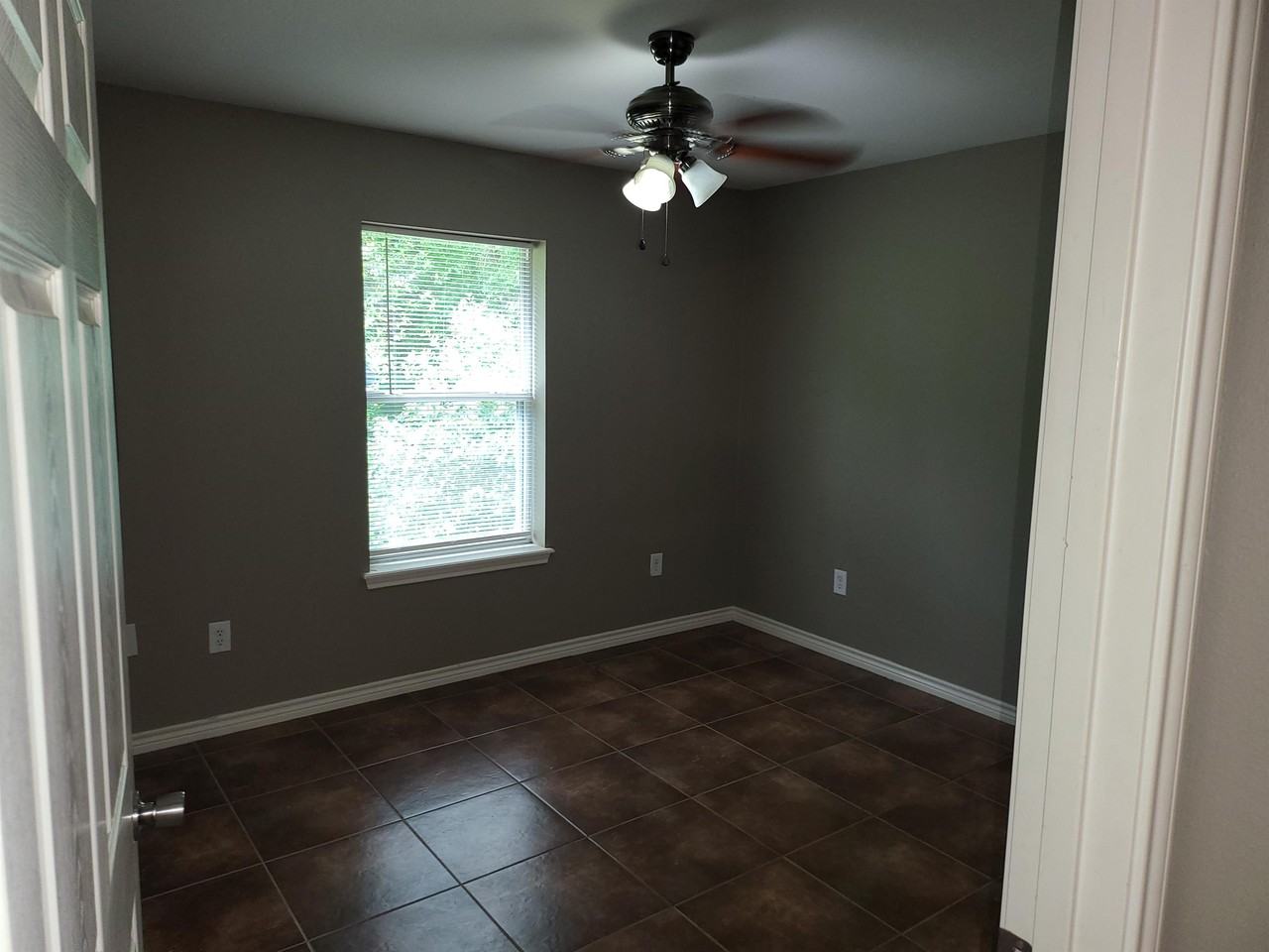 2600 Canyon St #1 - Photo 3 of 21