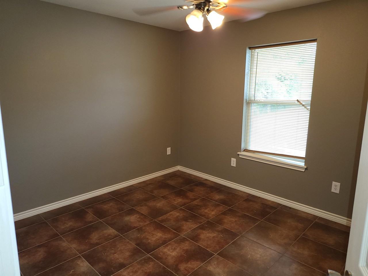 2600 Canyon St #1 - Photo 4 of 21