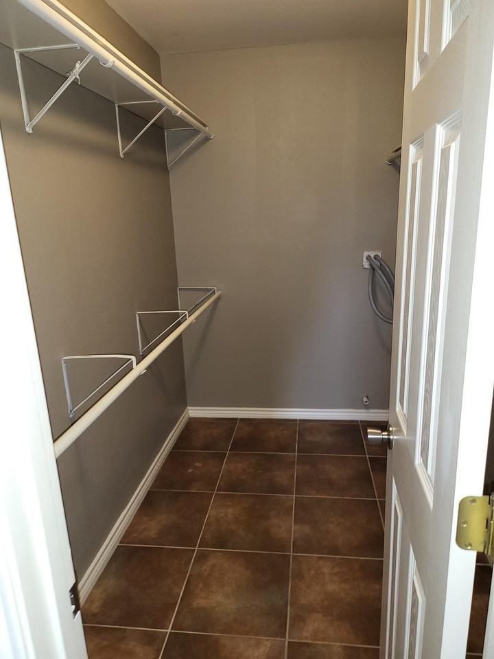 2600 Canyon St #1 - Photo 7 of 21