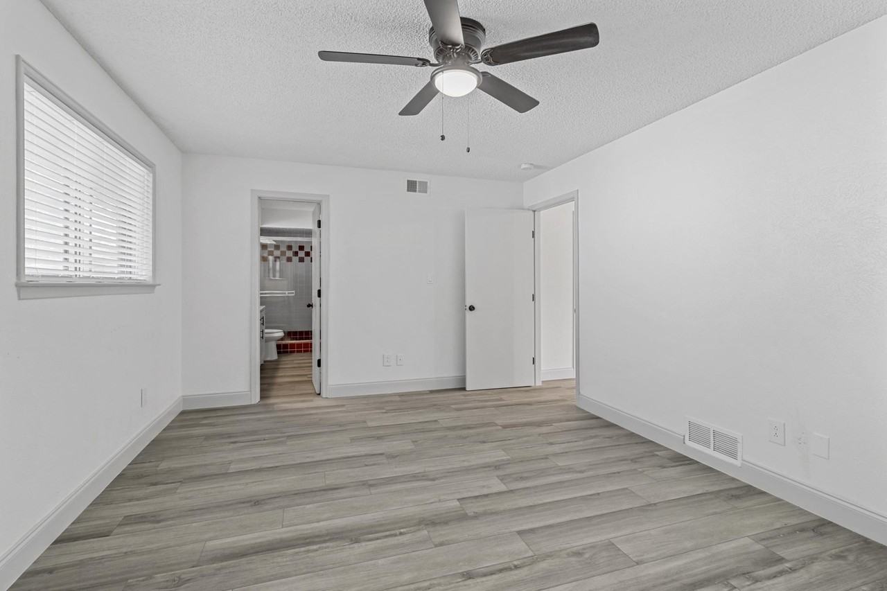 2404 Kentfield Dr #1 - Photo 4 of 26