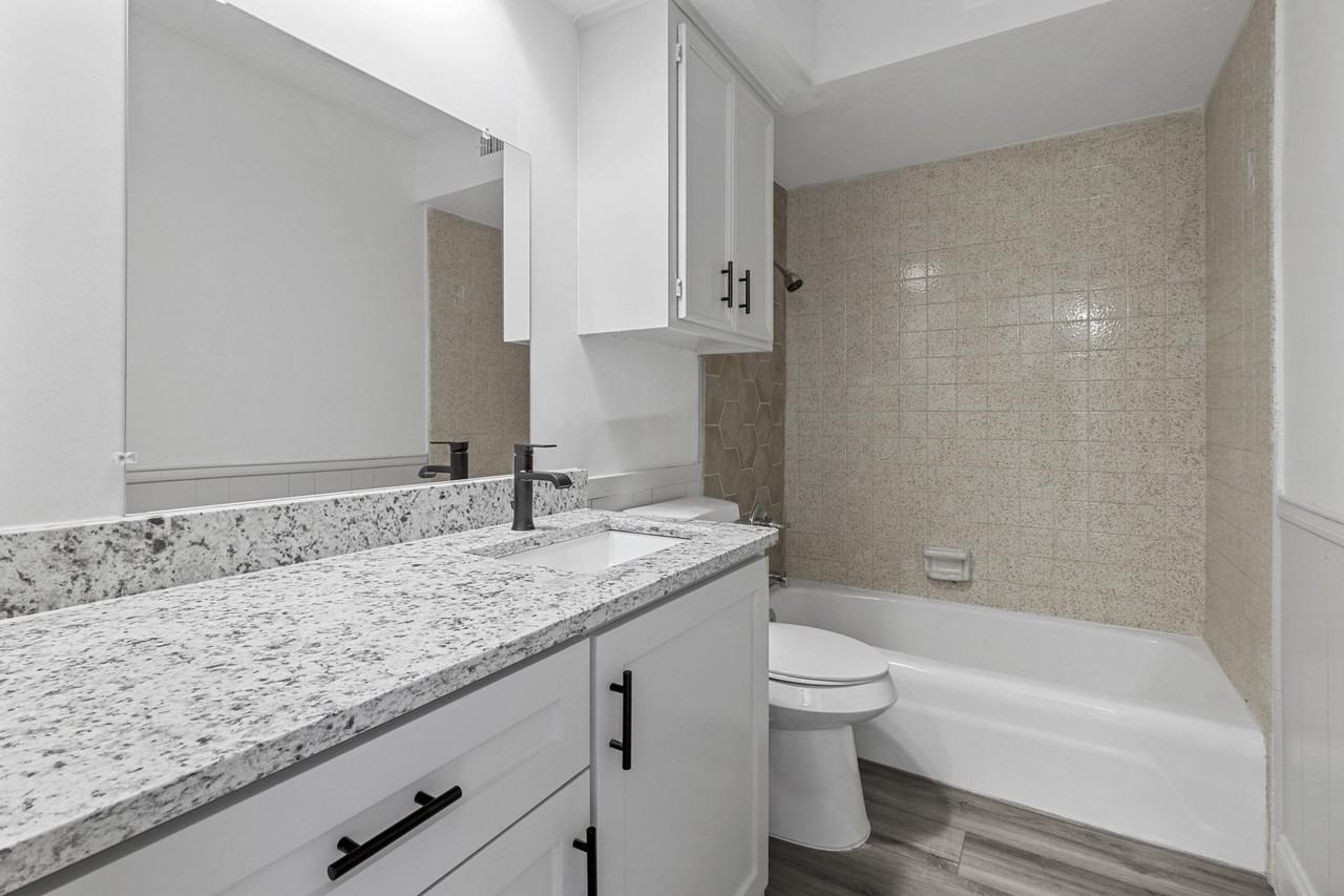 2404 Kentfield Dr #1 - Photo 6 of 26