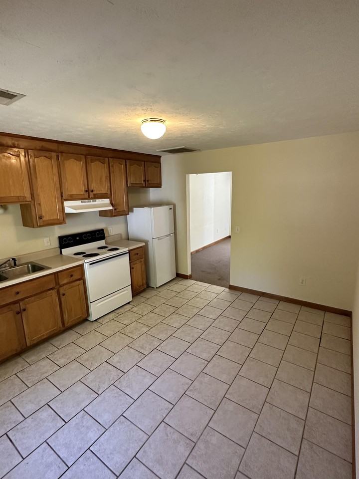 2046 Whelon Rd #B - Photo 6 of 9