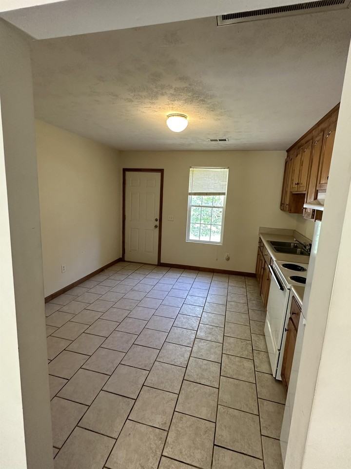 2046 Whelon Rd #B - Photo 7 of 9