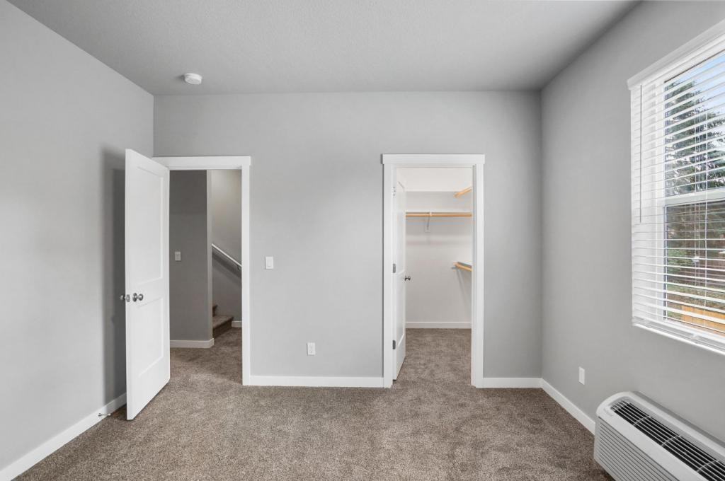 4445 Sunnyside Rd Se - Photo 7 of 25