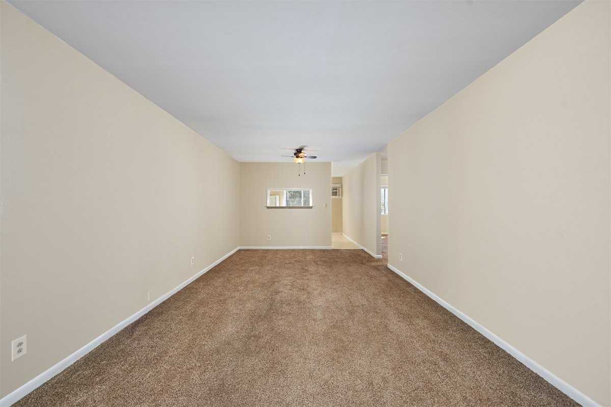 2414 Memorial Blvd #14 - Photo 3 of 7