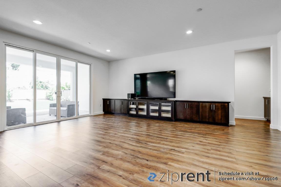 1123 David Senft Ln - Photo 3 of 20