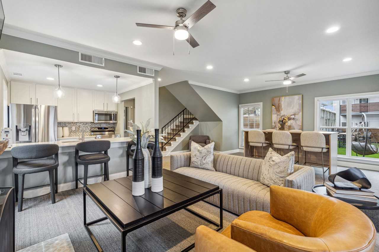 Ashton Oaks - Photo 7 of 20