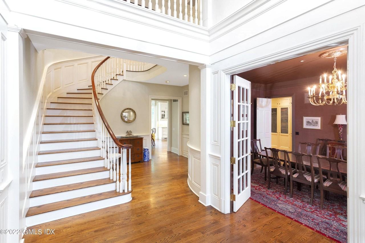 19 Parsonage Rd - Photo 2 of 21