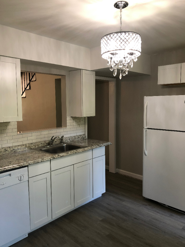 88 Angie Dr #4 - Photo 4 of 10