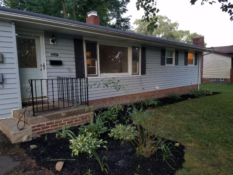 32315 Bainbridge Rd - Photo 2 of 9