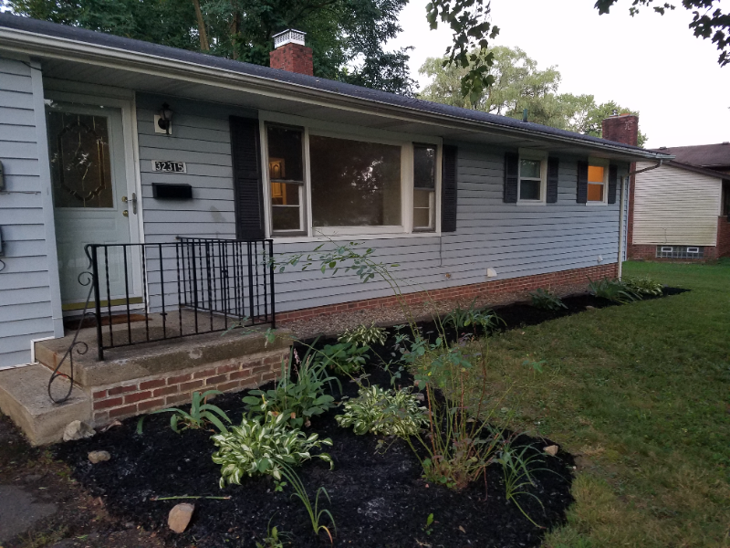 32315 Bainbridge Rd - Photo 3 of 9