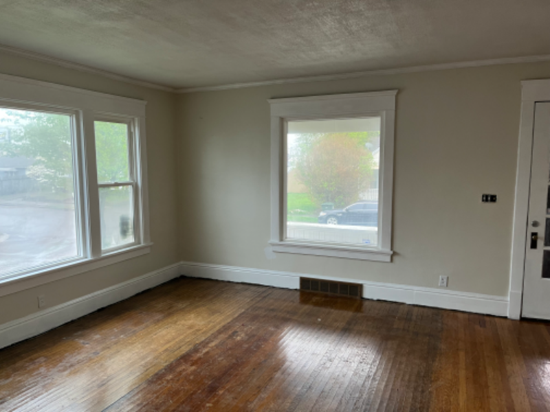 703 13th St Nw #703 - Photo 2 of 9