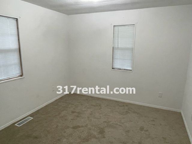 1313 W Sumner Ave - Photo 3 of 8