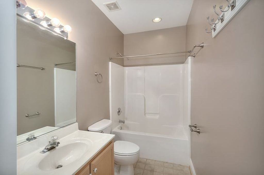 1103 Druid Ave #C - Photo 6 of 12