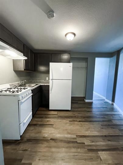 509 Northeast Main Street - Photo 2 of 9