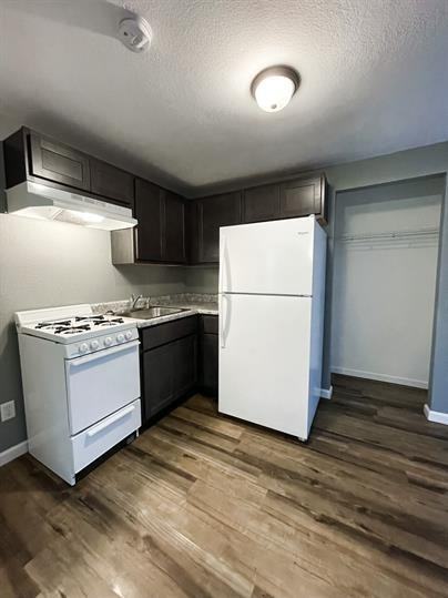 509 Northeast Main Street - Photo 3 of 9