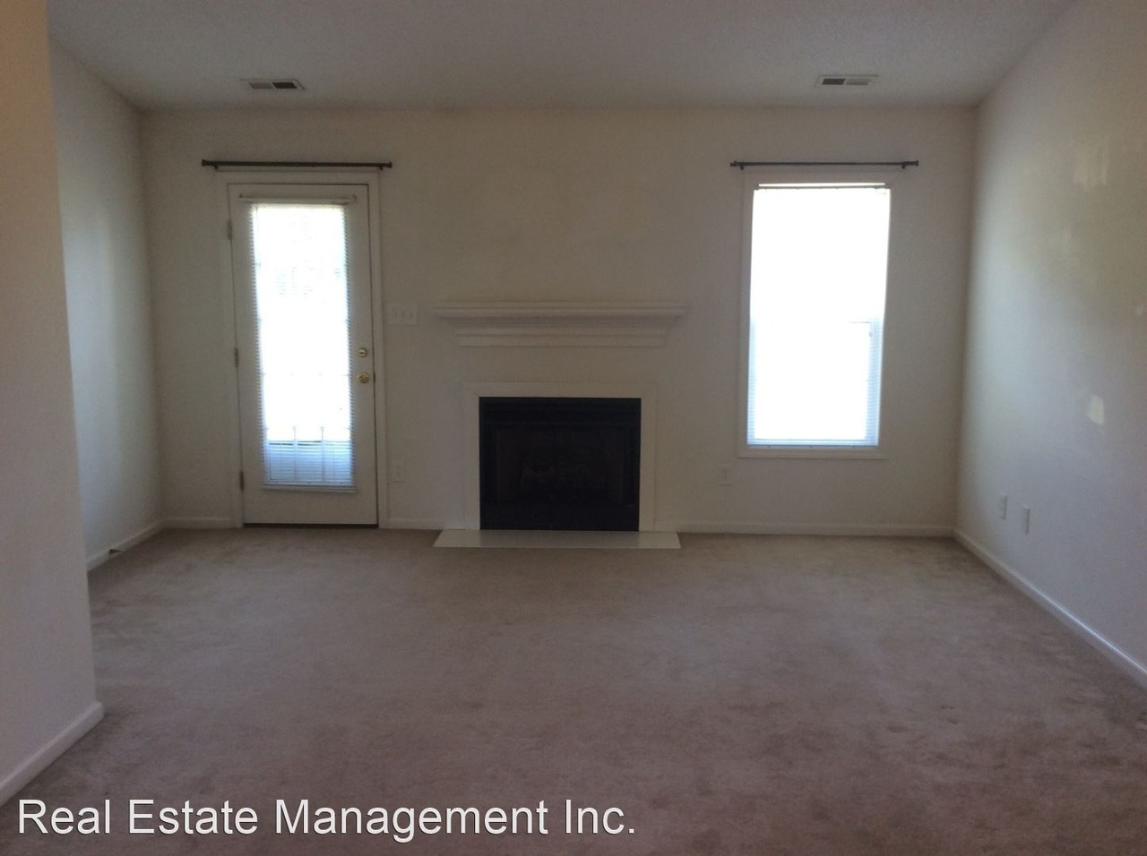 101 Jerrett Ln - Photo 2 of 11