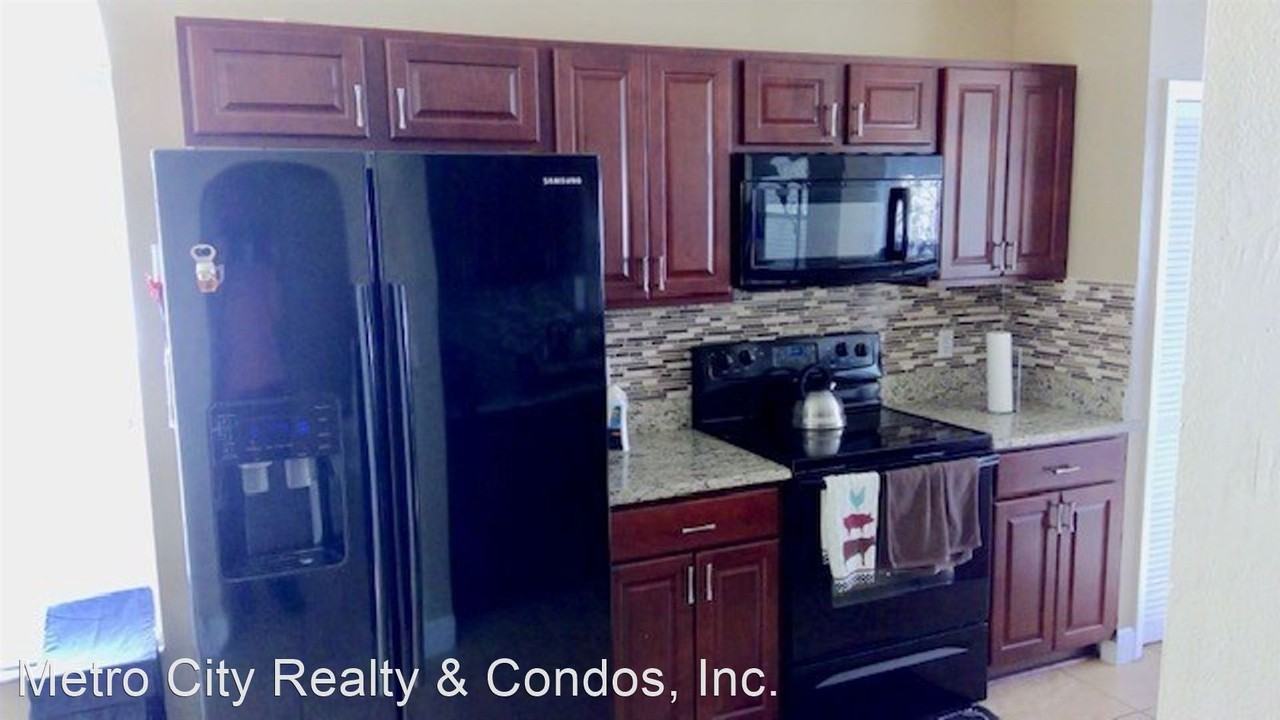 11020 Felton Ct - Photo 3 of 17