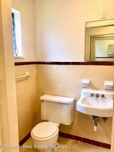 Stadium Edge II Apartments - Photo 2 of 6