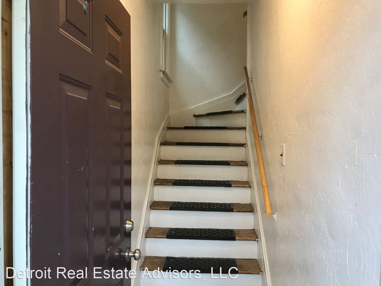 7340 Churchiil - Photo 2 of 16