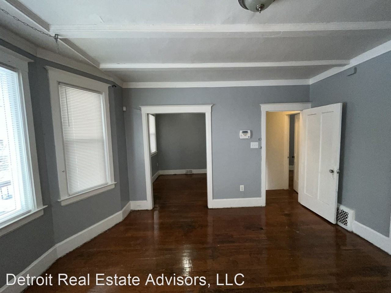 7340 Churchiil - Photo 3 of 16
