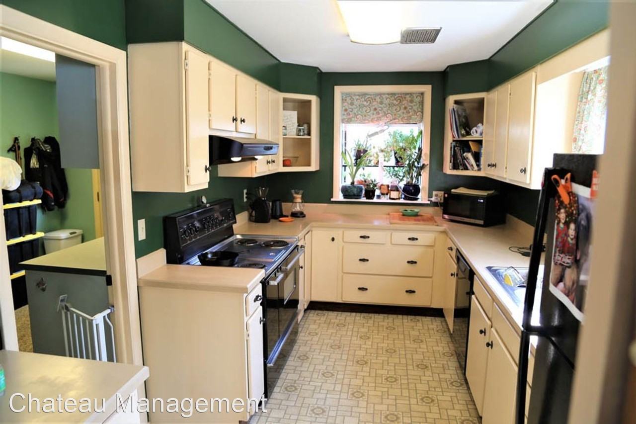 915 Nw 27th St - Photo 2 of 25