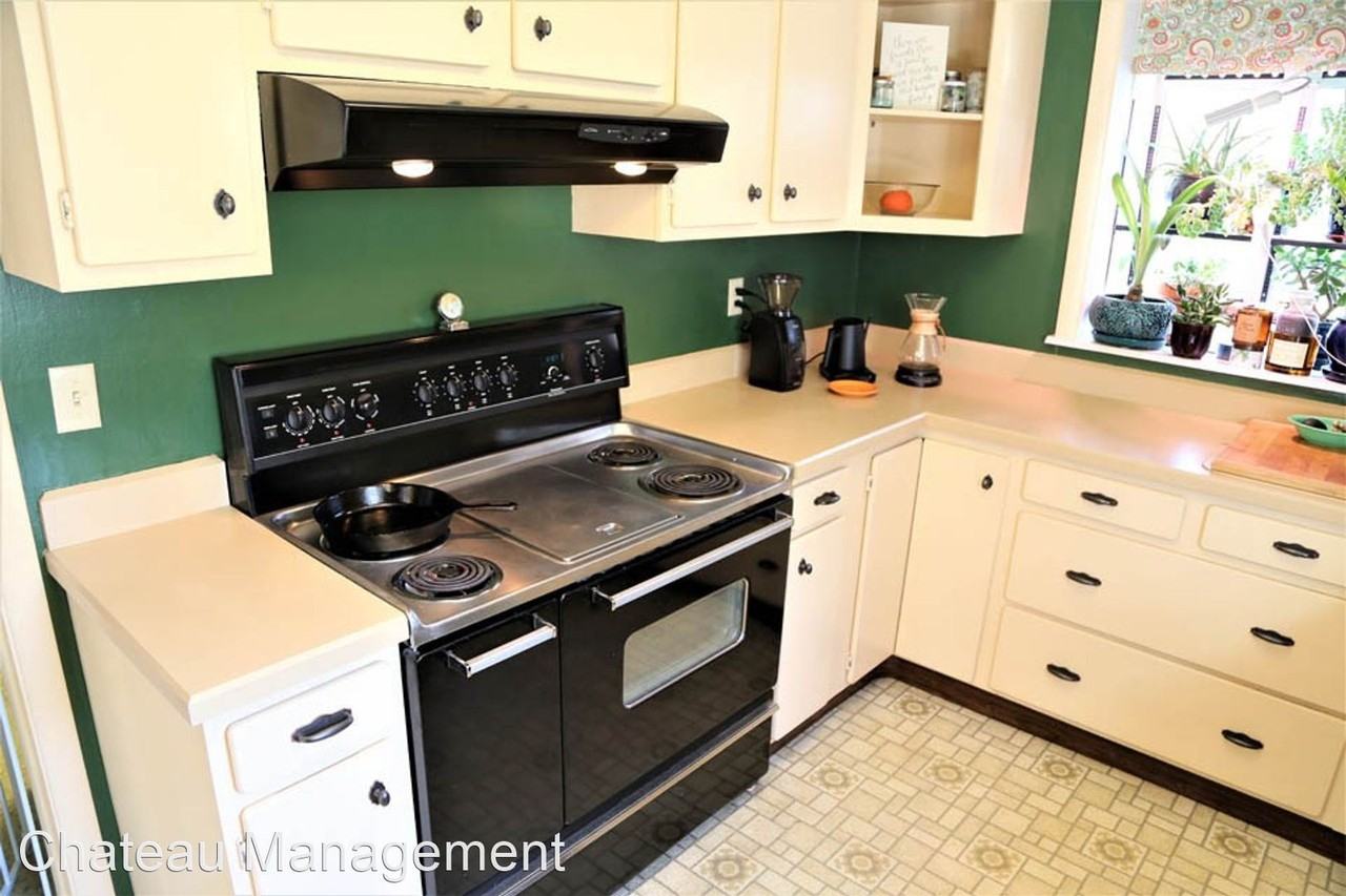 915 Nw 27th St - Photo 3 of 25