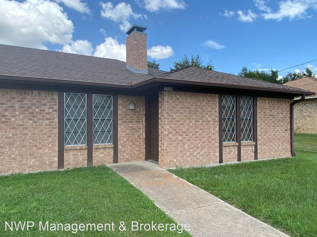 1618 Susan Dr - Photo 2 of 17