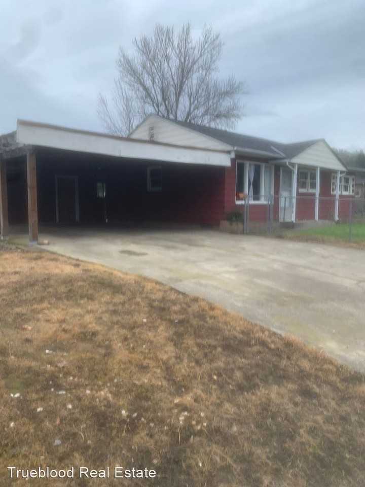 934 4th Ave - Photo 2 of 31