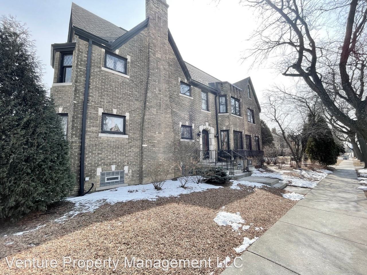 2474 N Lake Dr - Photo 2 of 21