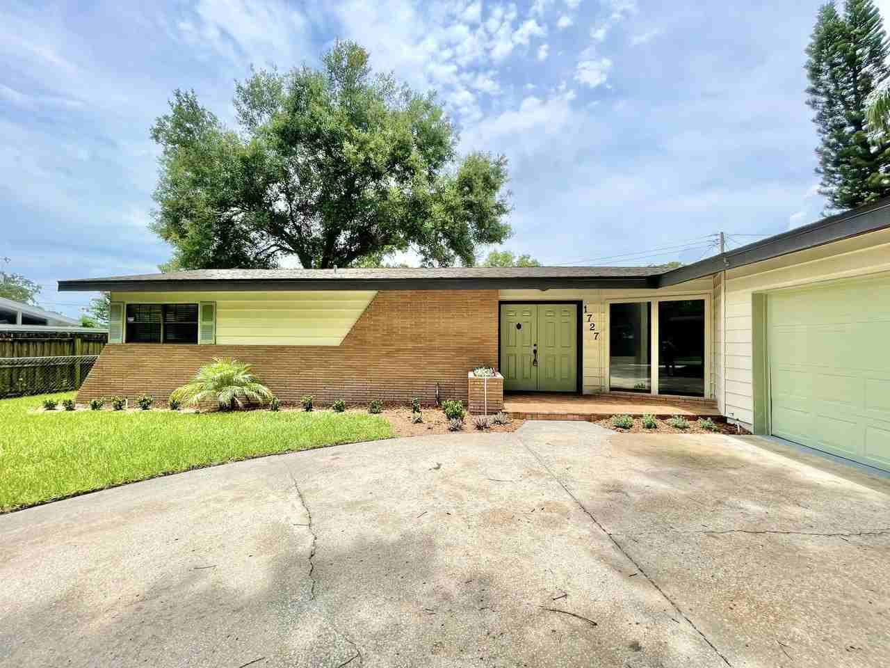 1727 Roanoke Ave - Photo 2 of 33