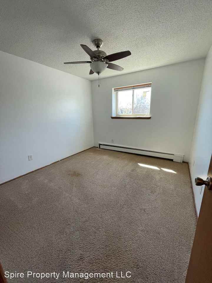 3121 Kingman Blvd - Photo 3 of 7