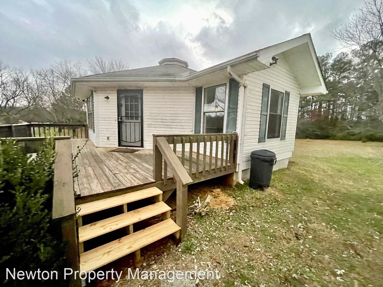 16585 Hampton Ln - Photo 2 of 11