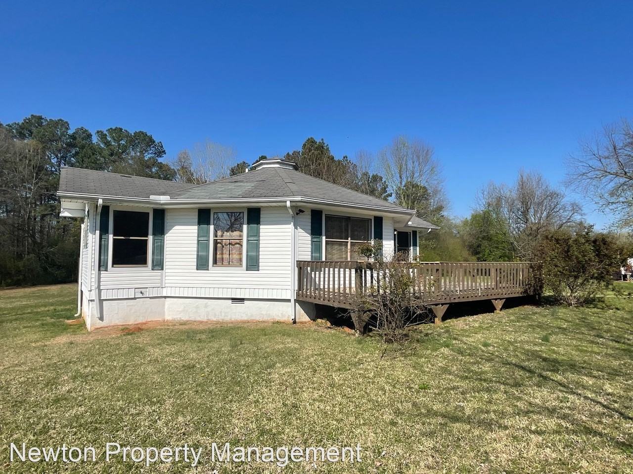 16585 Hampton Ln - Photo 3 of 11