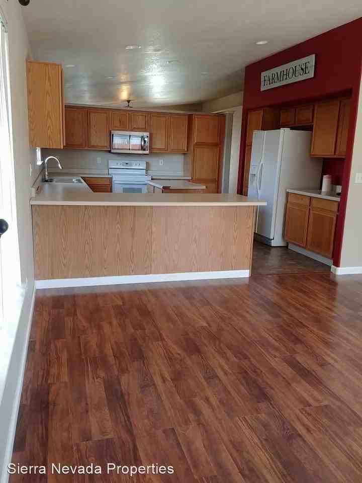 17616 Grand Valley Ct - Photo 3 of 21