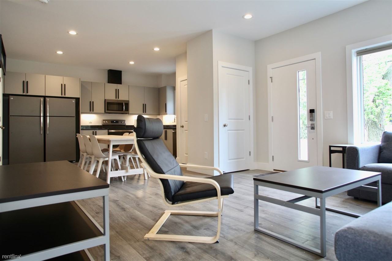 139 Hill St - Photo 3 of 10