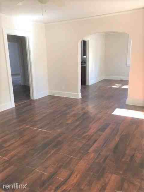 805 Castle Ave - Photo 3 of 10